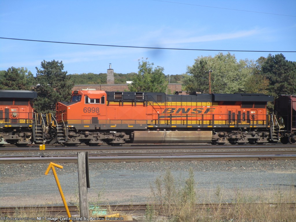 BNSF 6998